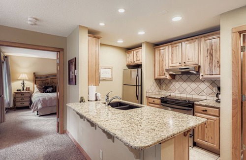 Lakeside Village Condo | Cozy Condo on Keystone Lake