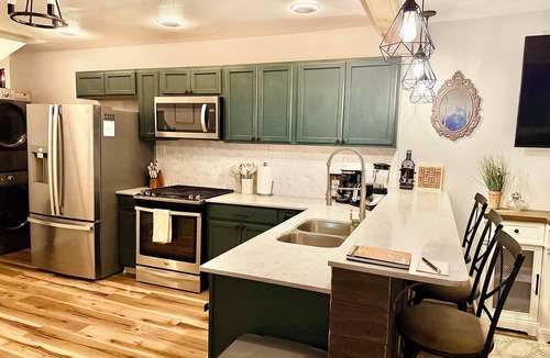 Central Colorado Springs House | Cozy Downtown Loft/Private Office & Walk-in Closet