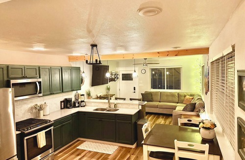 Central Colorado Springs House | Cozy Downtown Loft/Private Office & Walk-in Closet