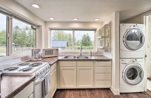 Ferndale Apartment | Cozy Ferndale Studio on 20-acre Working Farm!