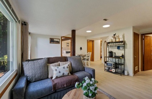 Highline House | Cozy Garden Suite w/Pool & Hot Tub | Near Airport