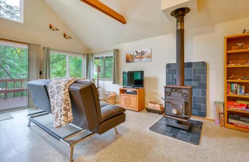 Longbranch Apartment | Cozy Hideaway on Key Peninsula w/Serene Views!