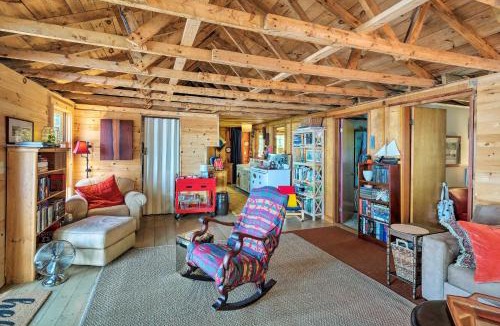 Madison House | Cozy Lakefront Madison Cabin w/Dock & Kayaks