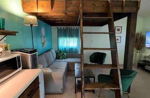 Myrtle Grove House | Cozy loft with parking and private patio with barbecue grill