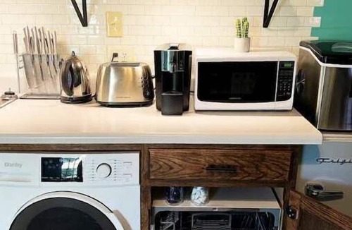 Myrtle Grove House | Cozy loft with parking and private patio with barbecue grill