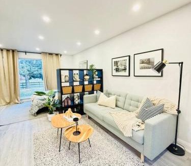 Pickering House | Cozy private backyard garden studio