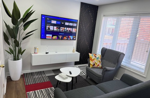 Brampton Apartment | Cozy, Private Suite, Two Level Apartment With Separate Entrance