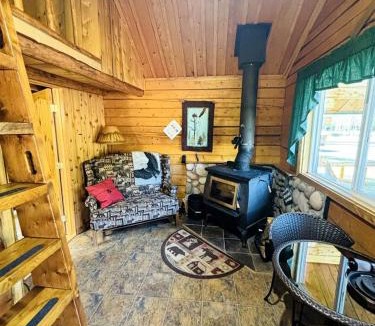Mentasta Lake House | Cozy Rustic Creekside Cabin with Sauna near Log Cabin Creek, Tol, Alaska