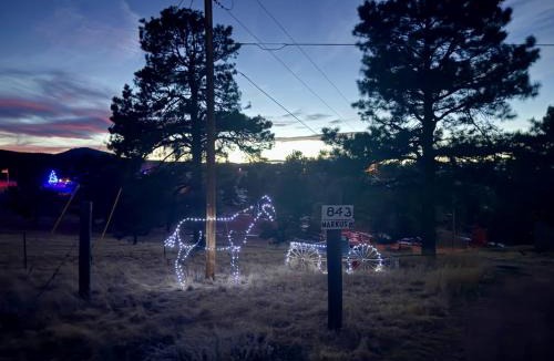 Woodland Park Apartment | Cozy Rustic Retreat on a Horse Ranch with Stunning Pikes Peak Views and Serenity Minutes from Downtown Woodland Park