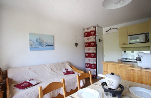 Chamrousse Apartment | Cozy studio with balcony and pets allowed in Chamrousse