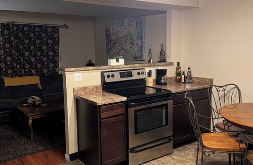 Berkley House | Cozy two bedroom duplex in central neighborhood