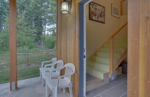 White Salmon House | Cozy woodland cabin in a peaceful location with forested views