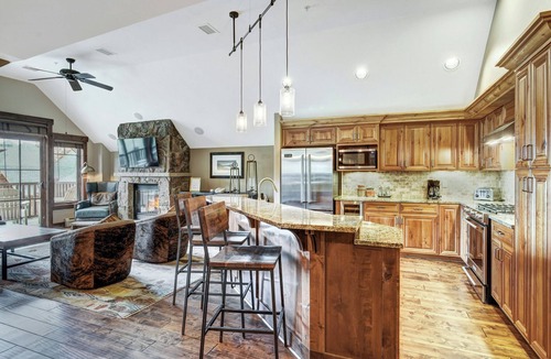 Breckenridge Hotel | Crystal Peak Lodge, A Vail Resorts Property