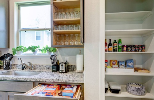 Montgomery House | Crystal River Retreat | Spacious home in Montgomery with full kitchen and yard