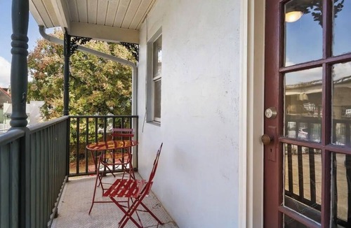 Treme House | Cute 2bed 1.5ba Townhouse 10min walk to French Q with free gated parking