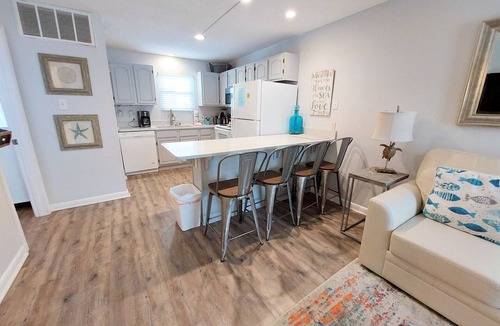 Gulf Shores Condo | Cute, beach side condo! Sunrise Village 117 | Easy Beach Access | Updated Interior | Pool