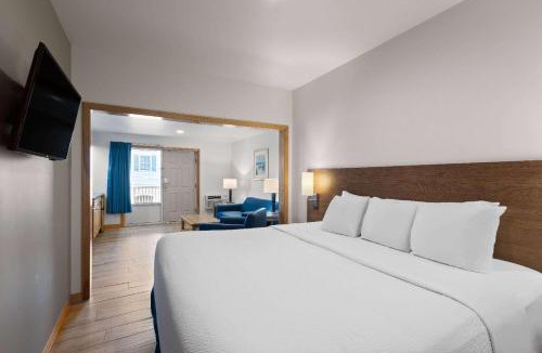 Kill Devil Hills Hotel | Days Inn by Wyndham Kill Devil Hills Oceanfront - Wilbur