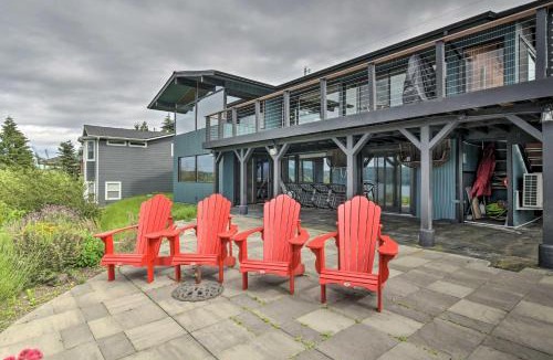 Union House | Deck & Sweeping Views: Family Union Home