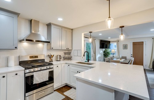 Education Hill House | Deck, Yard & Game Room: Fun-Filled Redmond Home
