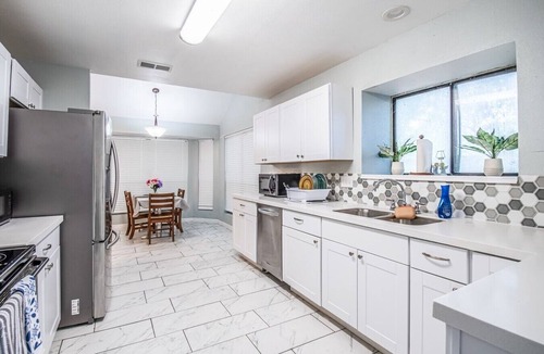 Northeast Carrollton House | Deevine Homes - Private Bedroom with Shared Bathroom (1)