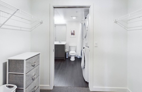 Wilburton Apartment | Delightful 1BR in Bellevue, Gym + Pet-Friendly
