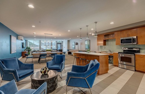 Wallingford Apartment | Delightful Wallingford Jr 1BR w/Rooftop, nr Bars, by Blueground