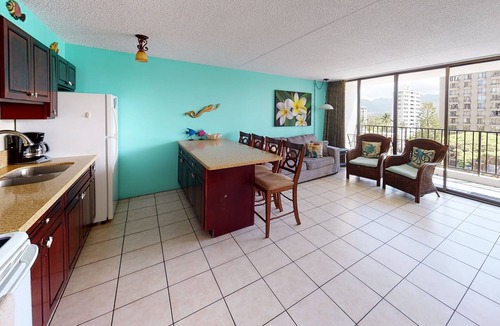 Waikiki Condo | Deluxe Condo Near Waikiki Beach - Free Parking