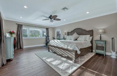 Palm Beach Gardens Villa | Deluxe Jupiter Inlet Access Waterfront Pool Home!