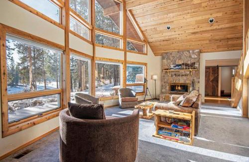 Three Rivers House | Deschutes Riverfront Home - Meredith Lodging