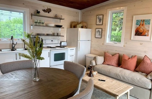 Port Mouton Cottage | Designer Oceanfront Villa - Hot tub Sauna-private