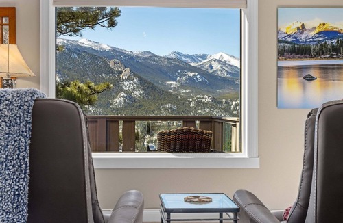 Windcliff Estates House | Destiny Vacation Home At Windcliff 3 Bedroom Home by RedAwning