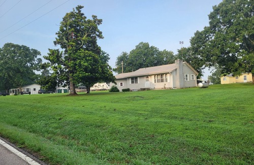 Diamond City House | Diamond City Lake & Links Cozy 2 bedroom 1 bath in the center of everything!
