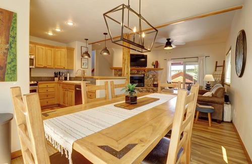 Dillon House | Dillon Townhome, Great Location in Heart of Town LR122