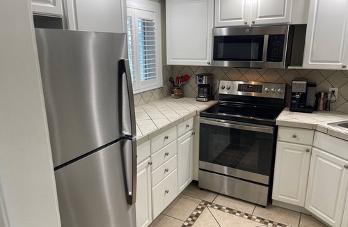 Crescent Beach Condo | Direct Oceanview Premium Flat with 2 Bed/2 Bath +Murphy Bed. Just Renovated!