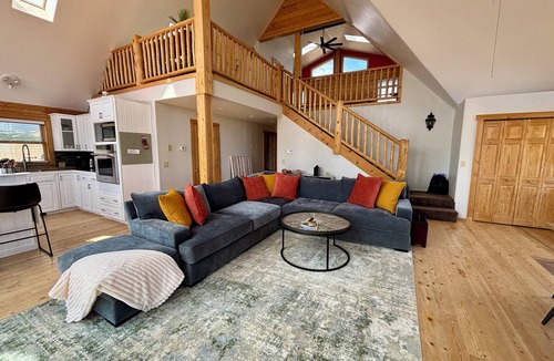 Fairplay Cabin | Dog-Friendly. 50-Acre Mountain Escape with Hot Tub and 2 Fireplaces