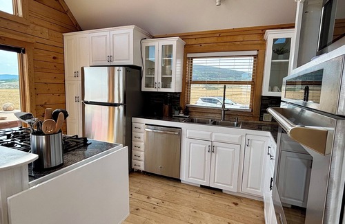 Fairplay Cabin | Dog-Friendly. 50-Acre Mountain Escape with Hot Tub and 2 Fireplaces
