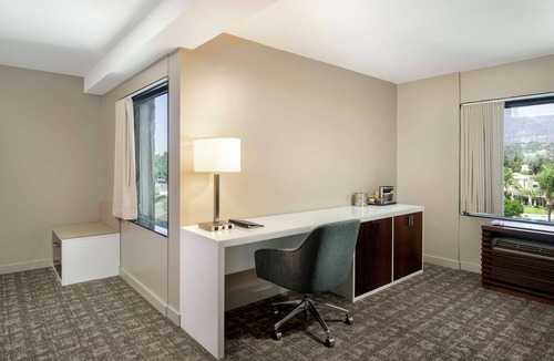 Monrovia Hotel | DoubleTree by Hilton Monrovia - Pasadena Area