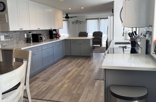 Chelan House | Downtown Beach House - Dog Friendly, Waterfront, License # TR-0561