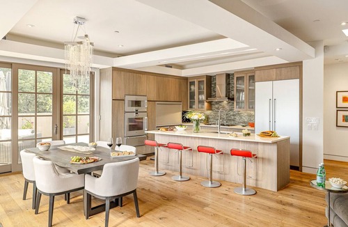 Downtown Apartment | Downtown Boulder Gem with Flatirons Views & Hot Tub