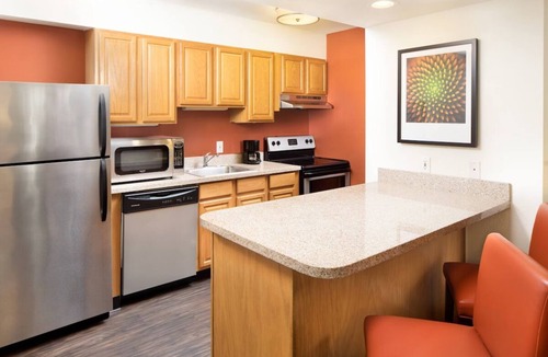 Highland House | Downtown Denver Accommodation w/Living Area | Free Parking & Breakfast