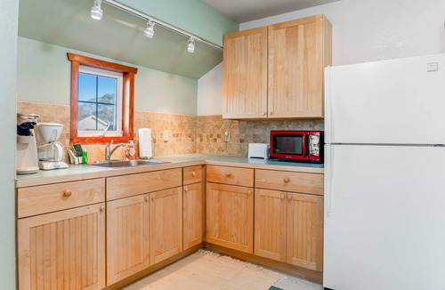 Ocean Park House | Downtown home with private hot tub & WiFi - walk to beach - dog-friendly yard