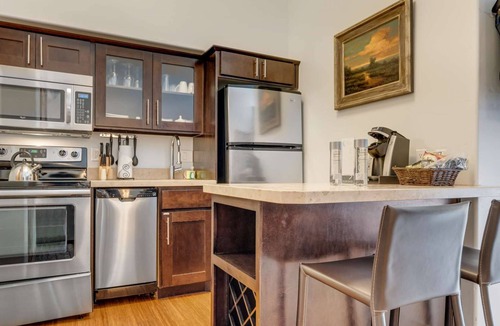 Jackson Hotel | Downtown Jackson - 1 Bedroom Miller Park Suite
