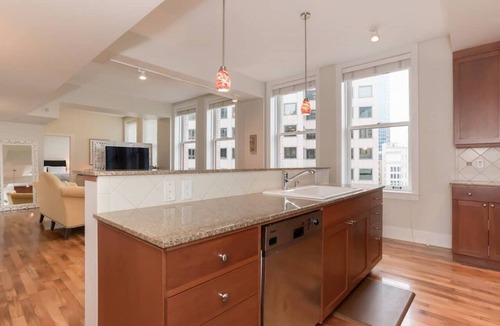 Downtown Seattle Condo | Downtown Seattle Urban Retreat