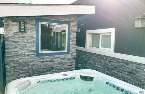 Colorado Springs House | Downtown Spa Retreat | Hot Tub & Sauna