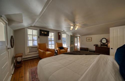Eureka Springs Historic District House | Downtown Victorian Ste Piedmont