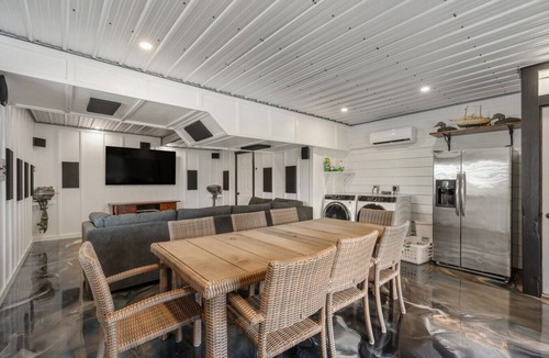 Duck House | Duck Blind: High on a Hill with Stunning Sound Views!