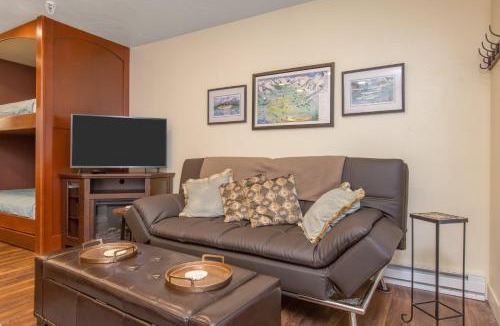 Alyeska Hotel | East Condo #202