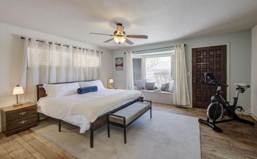 Monitor House | East Wenatchee Oasis 4BR, Pool, Hot Tub, Loop Trail