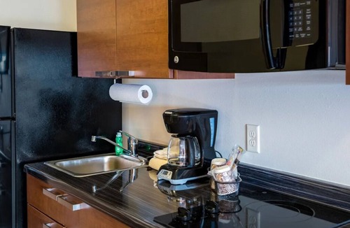 Buena Hotel | Easy Access to Yakima’s Top Spots – Pet-Friendly Extended Stay Hotel