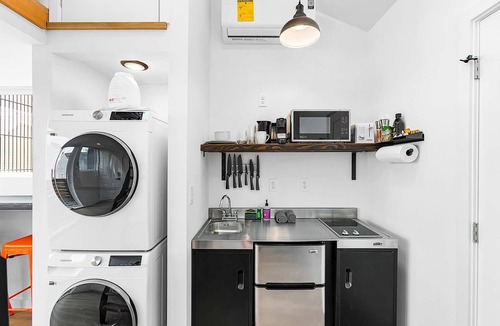 Columbia City Apartment | Echo Loft: A Modern Escape